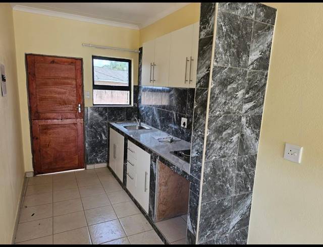 1 BEDROOM PROPERTY TO RENT IN LOUIS TRICHARDT